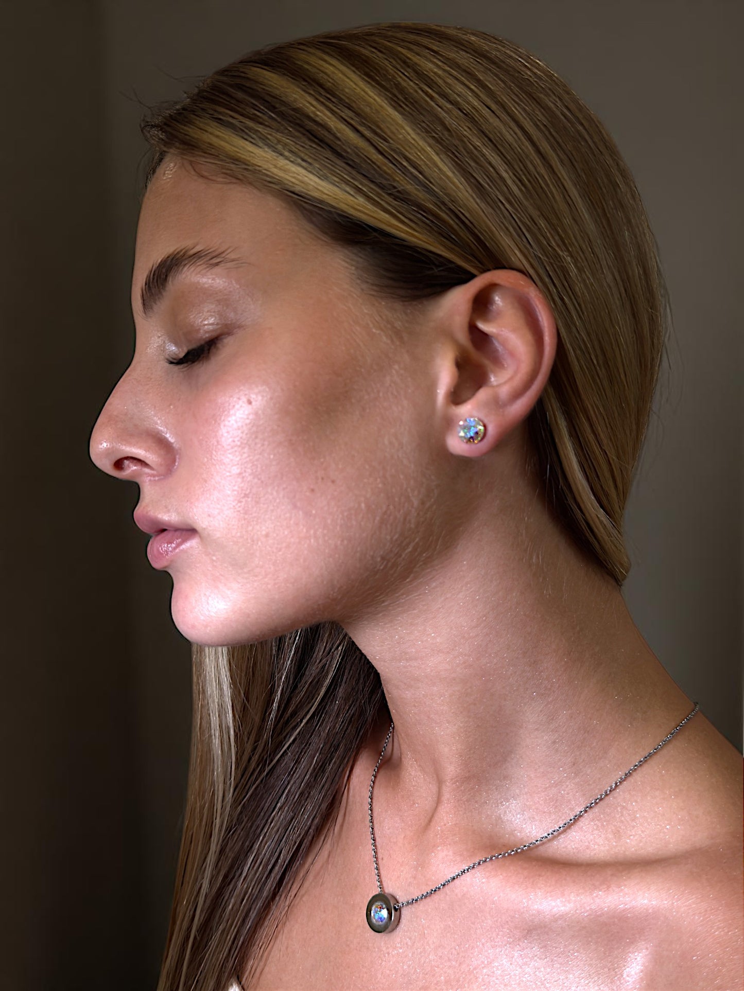 Персонализирано колие Dot с инкрустиран кристал по избор