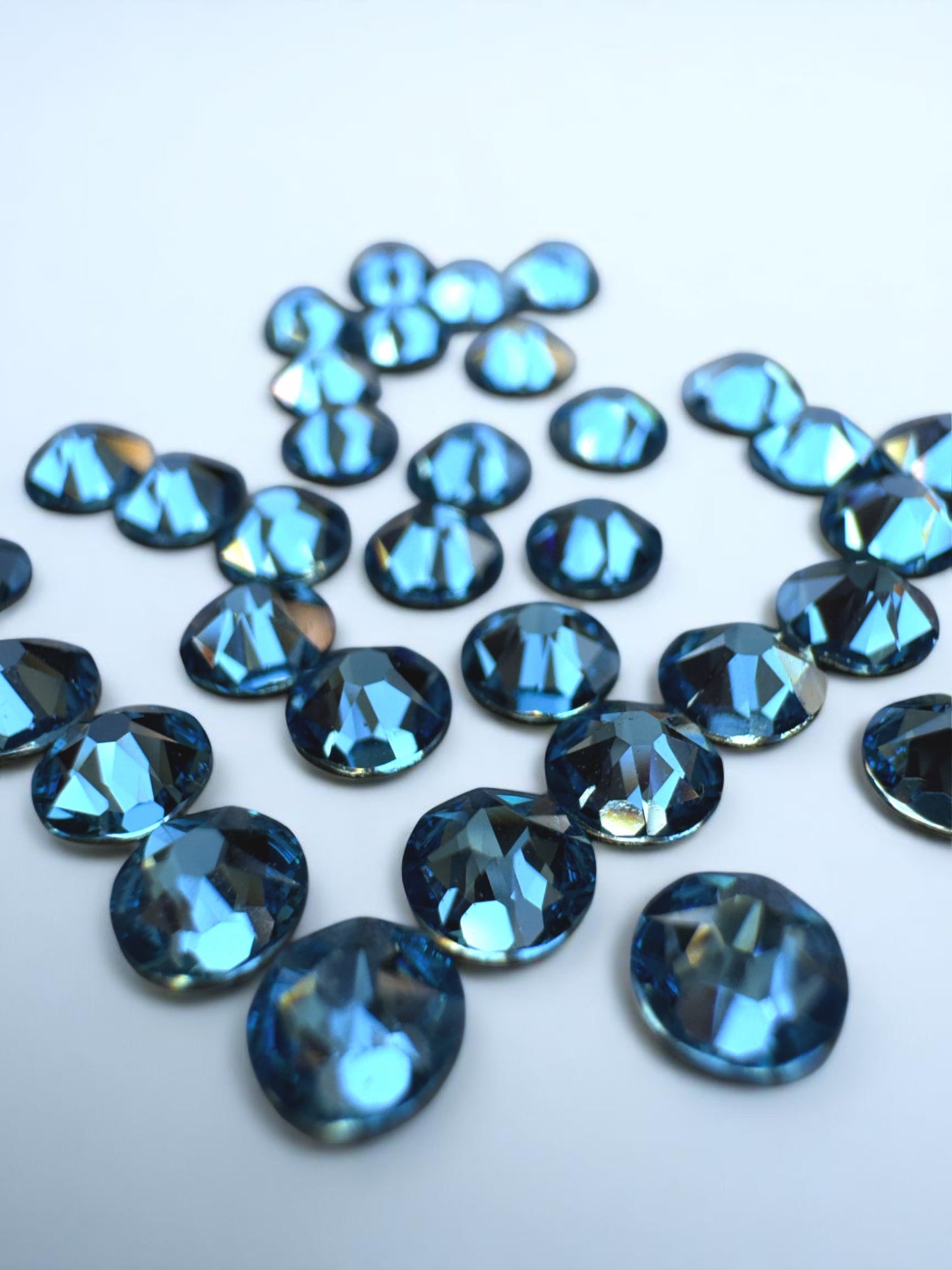 Гривна за ръка Aura с камъни Swarovski