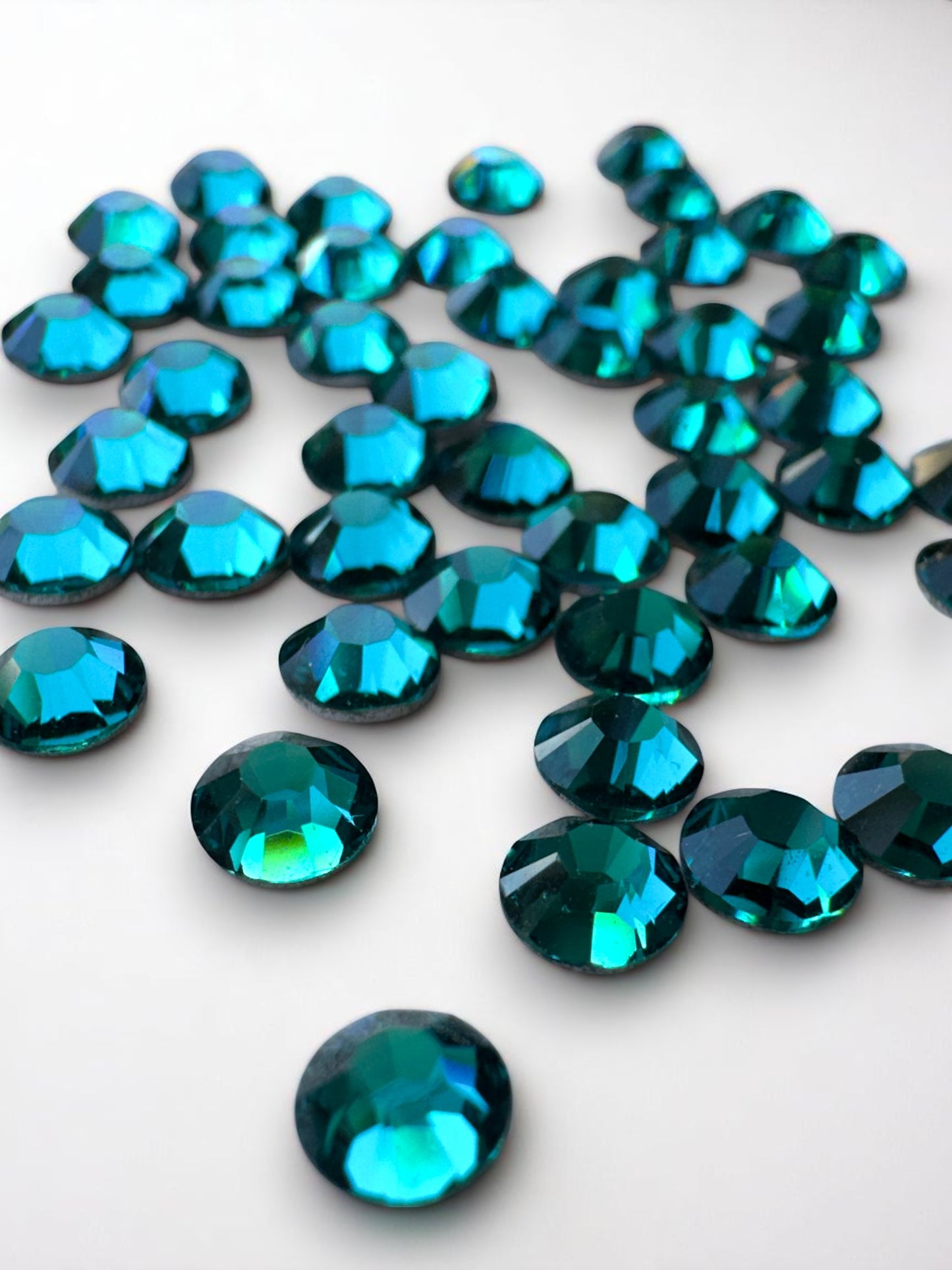 Гривна за ръка Aura с камъни Swarovski